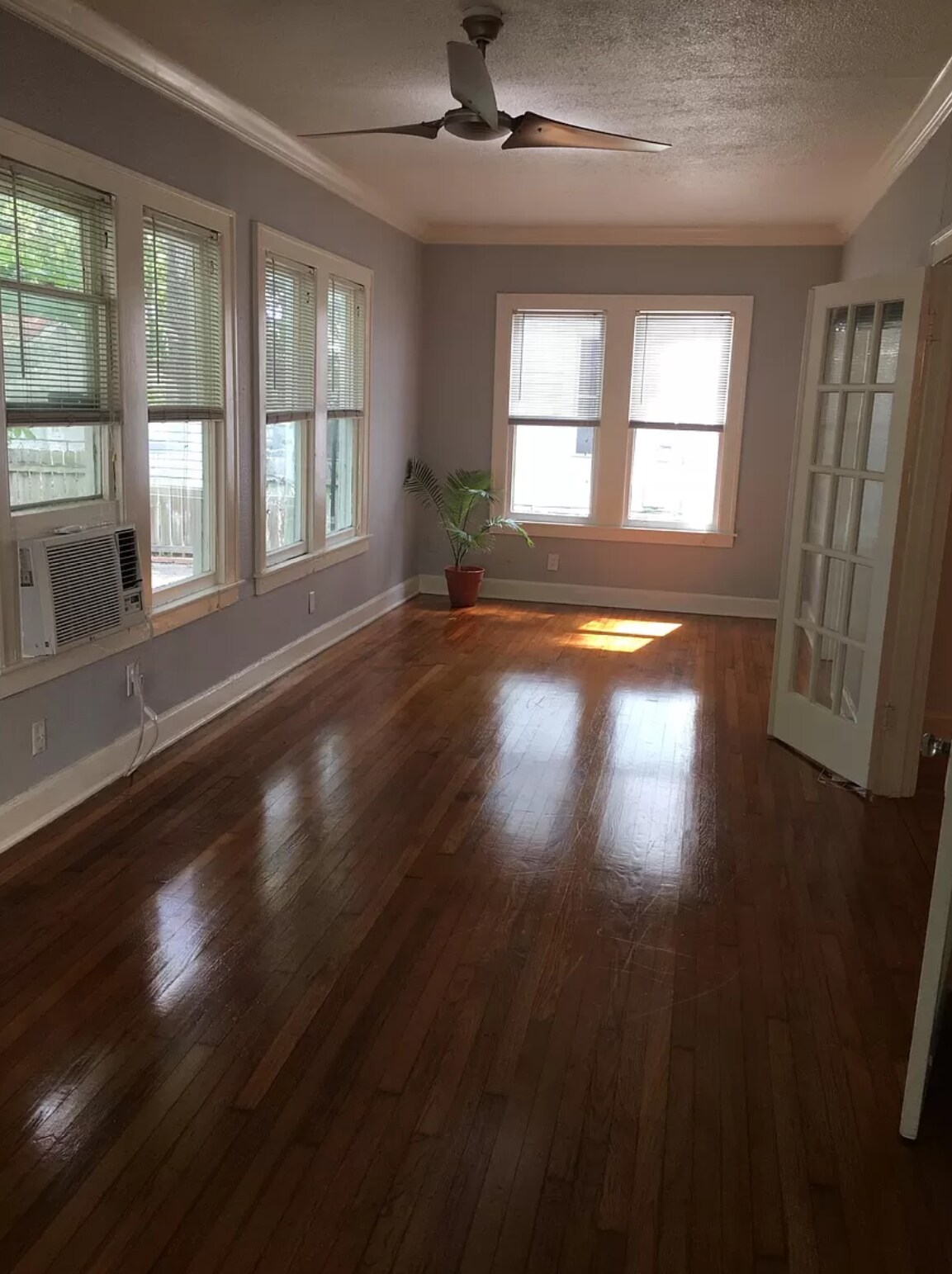 Bonus Room - 123 E Norwood Ct