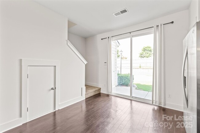 Building Photo - 2564 Tranquil Oak Pl