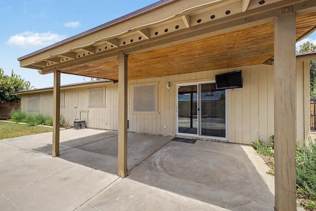Building Photo - 12222 N 49th Ave