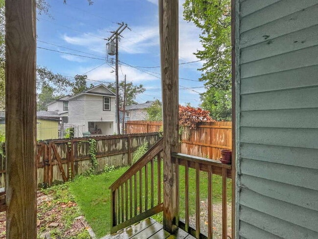 Building Photo - 1012 E Park Ave