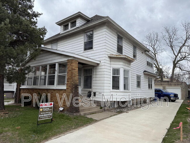 Primary Photo - 865 Leonard St NW