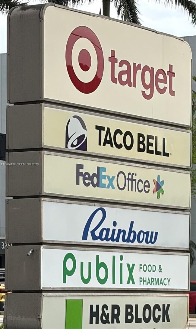 Building Photo - 650 S Park Rd