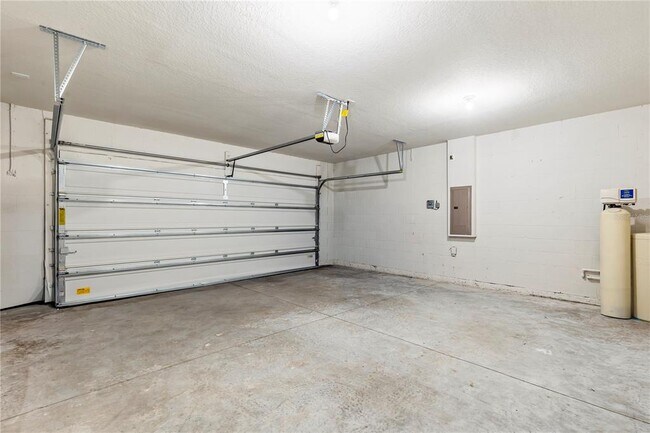 Building Photo - 14207 Poke Ridge Dr