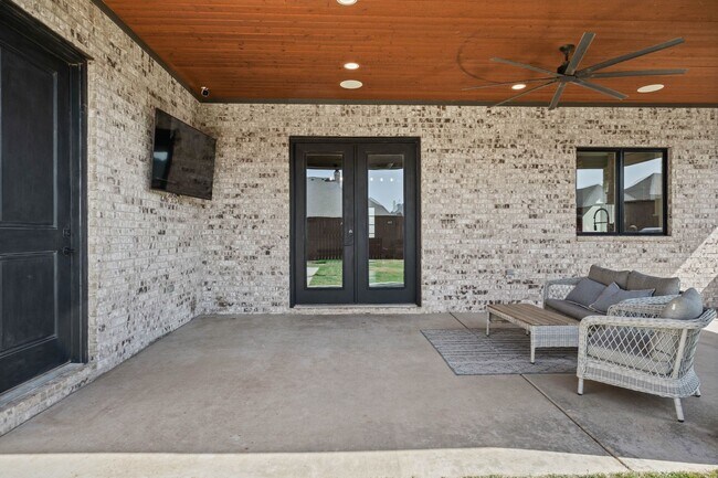 Building Photo - Luxury Home in Kelsey Park