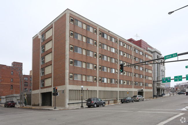 Building Photo - Wabasha Hi-Rise