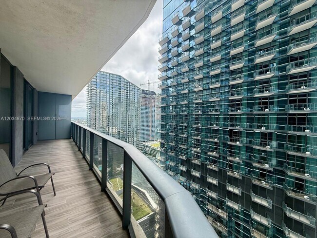 Building Photo - 801 S Miami Ave