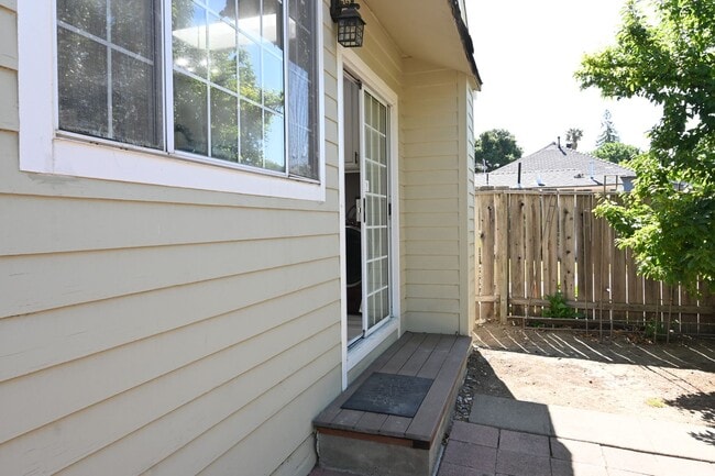 Building Photo - Nice Willow Glen Bungalow, Pet Friendly, 2...