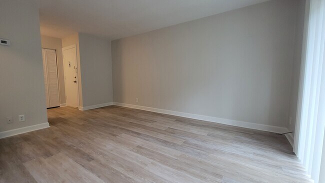 Building Photo - The Charlotte