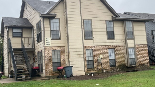 Primary Photo - Nice Four plex unit upstairs in Irving.