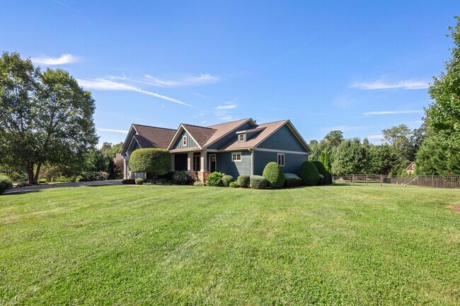 Building Photo - High-End Home on One Level - Beautiful Fletcher Neighborhood