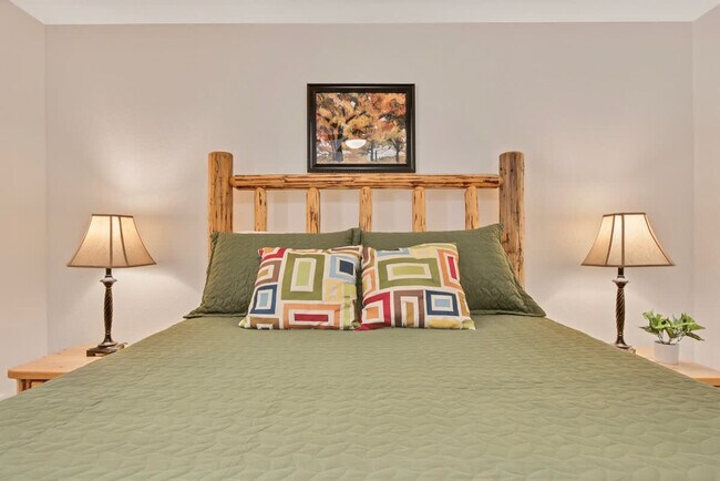 Building Photo - 130 Par Dr