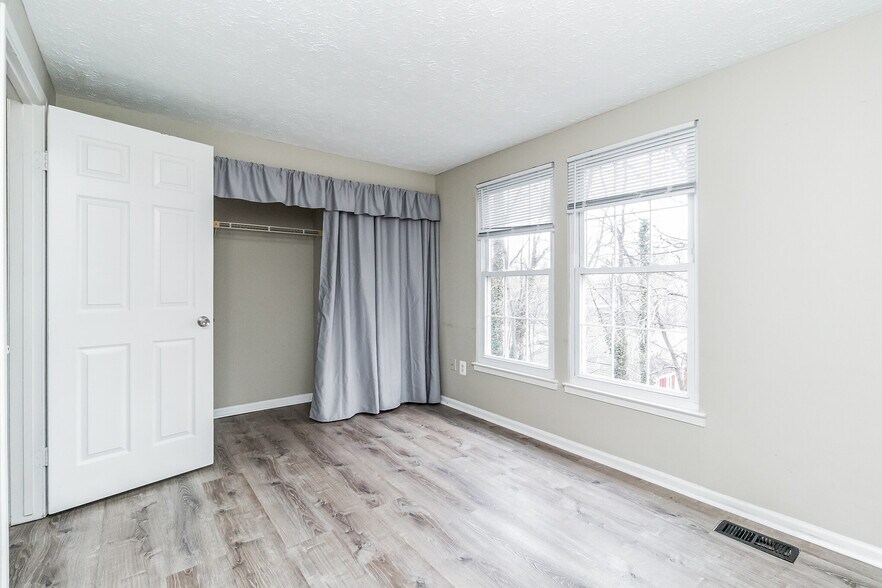 Building Photo - 1933 Belmont Ridge Ct