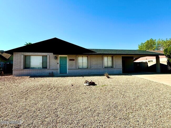 Building Photo - 3635 E Bloomfield Rd