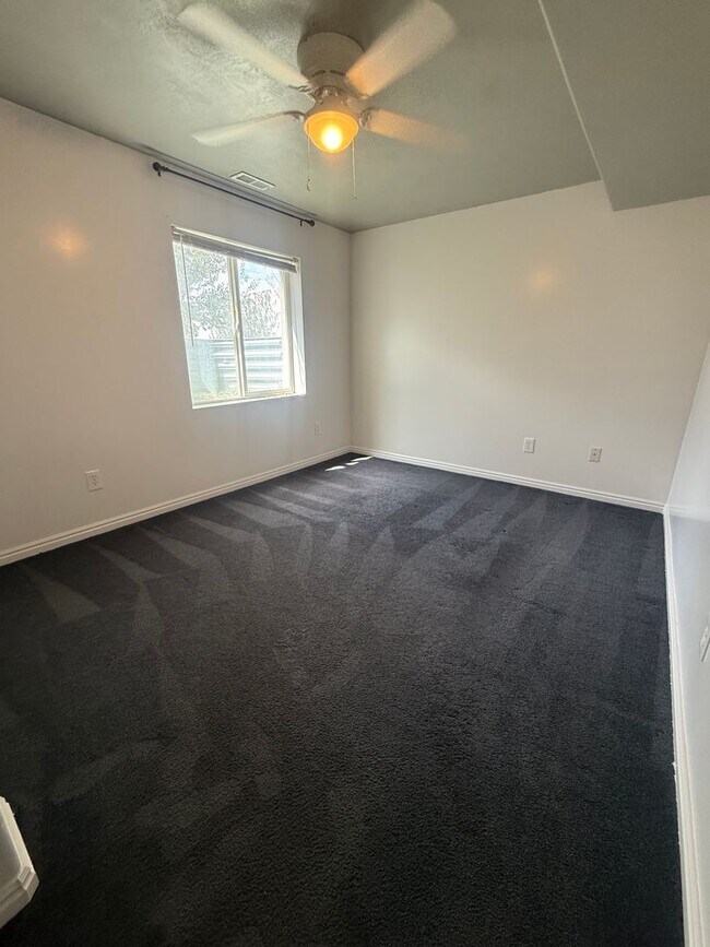 Building Photo - 454 S 980 W