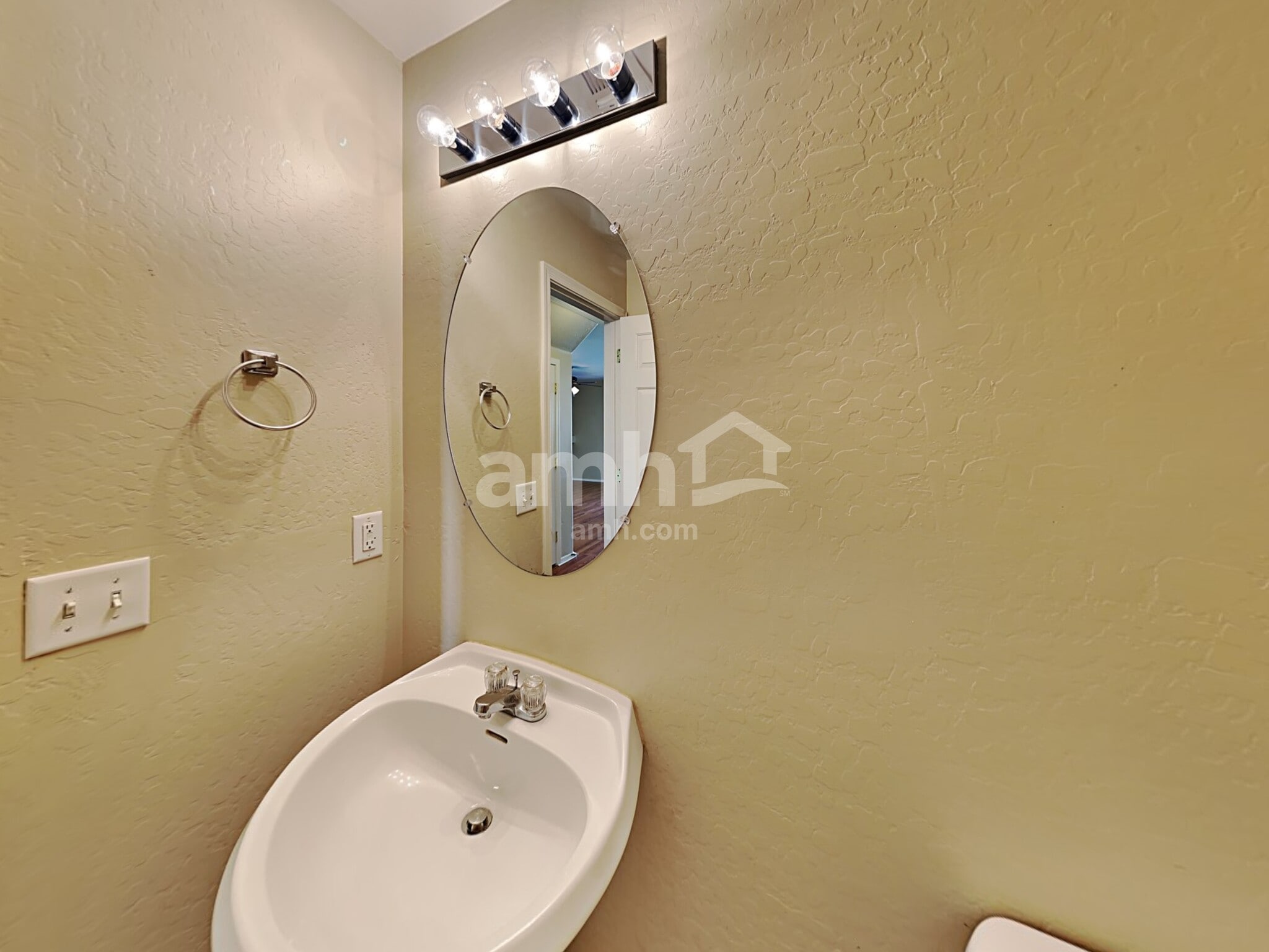 Building Photo - 13440 W Rhine Ln