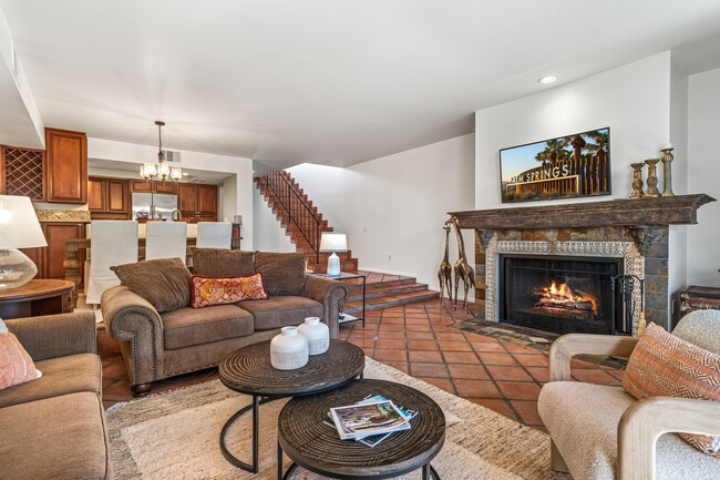 Building Photo - 215 Calle Bravo