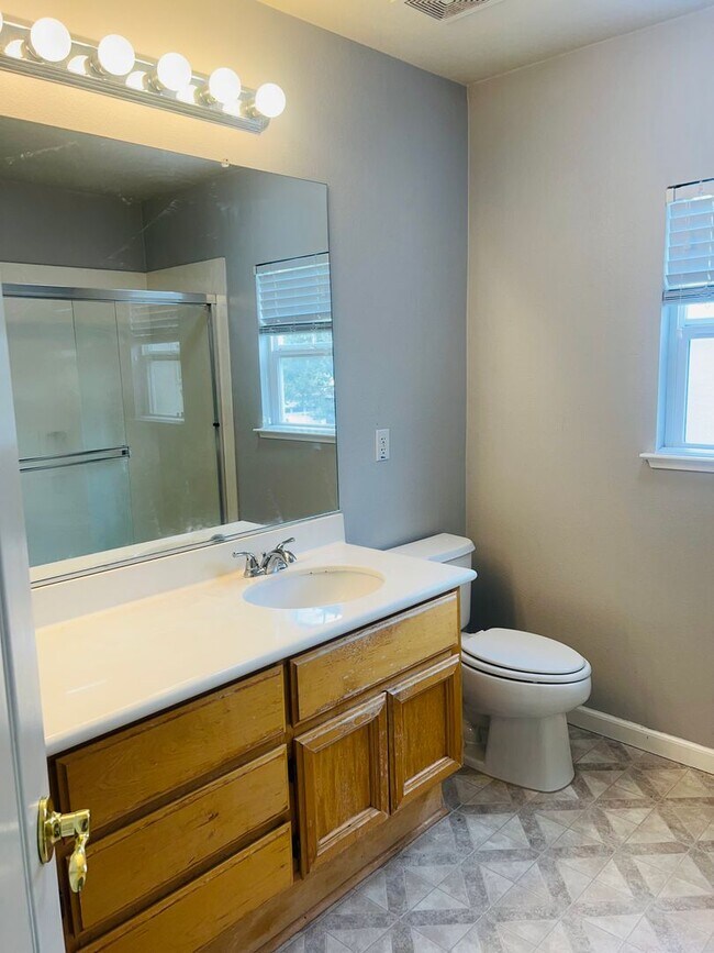 Building Photo - NORTH SAN JOSE - Spacious two story home w...