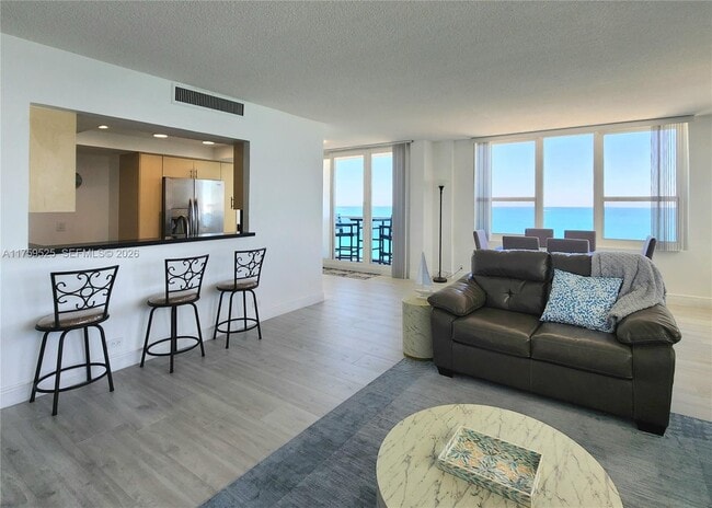 Building Photo - 3505 S Ocean Dr