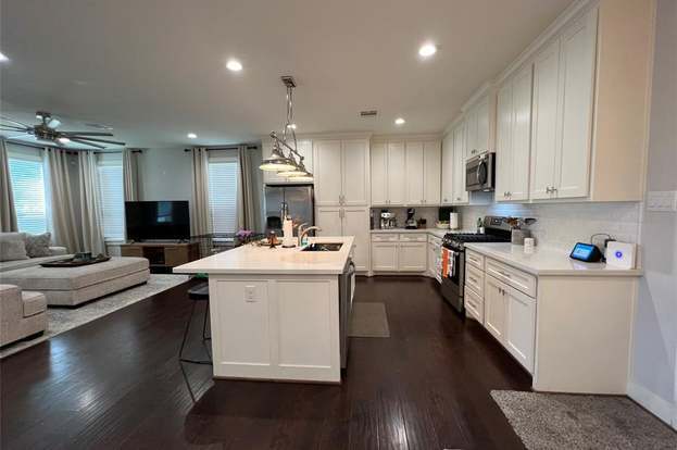 Building Photo - 8618 Valley Song Dr