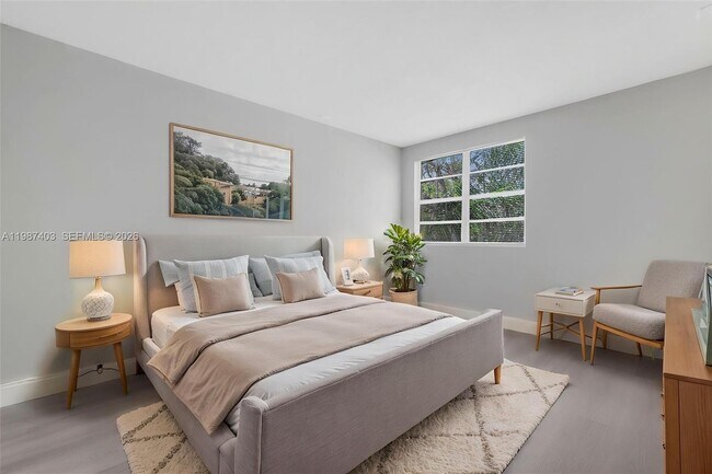 Building Photo - 1247 SW 46th Ave