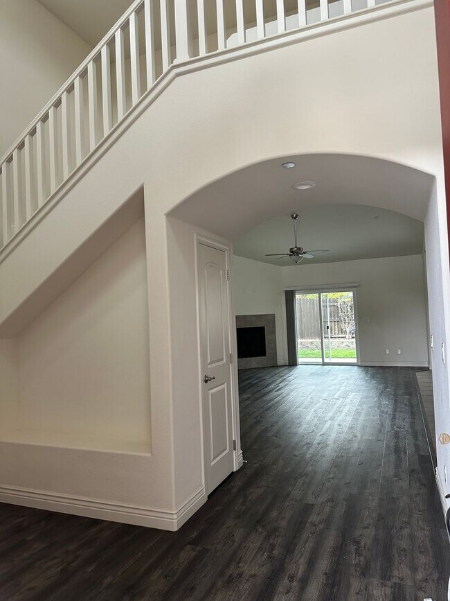 Building Photo - Just reduced! Beautiful home in templeton