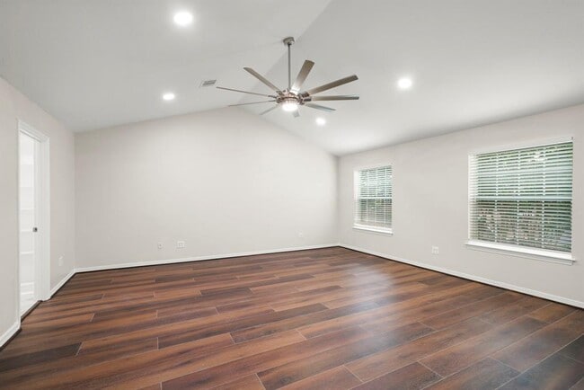 Building Photo - 4023 Breakwood Dr