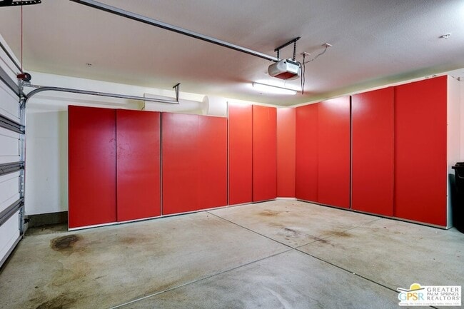 Building Photo - 445 Dion Dr