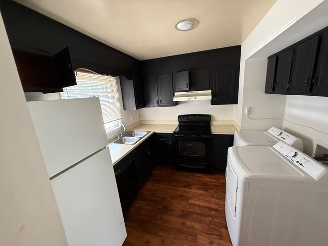 Building Photo - ? Updated 2-Bedroom Townhome in Coventry W...
