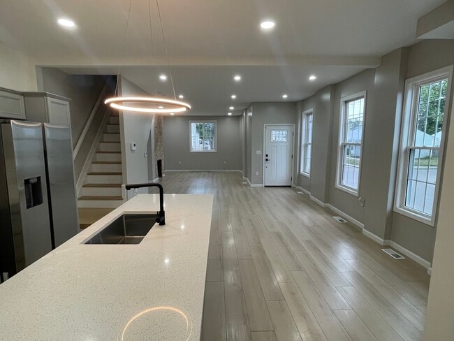 Kitchen - 805 S 17th St