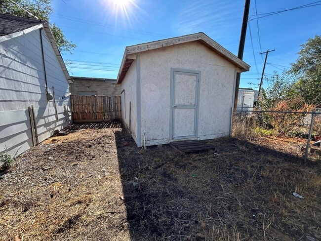 Building Photo - 120 N 9th St W