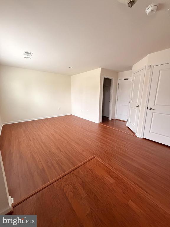 Building Photo - 1124 Oakwood St