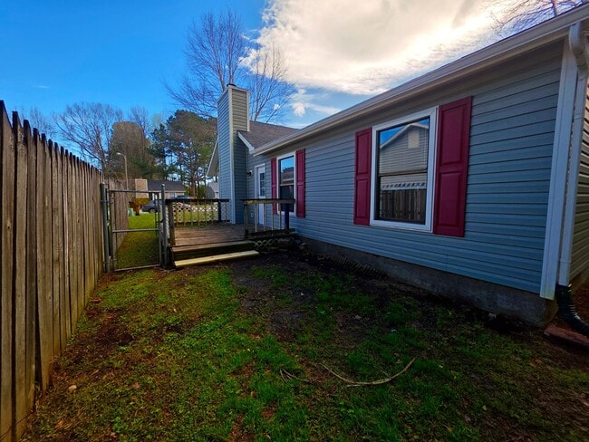 Building Photo - 3 Br 2 BA in Spring Villa