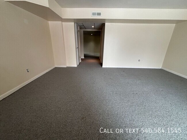 Building Photo - 3776 Kenwick Trail