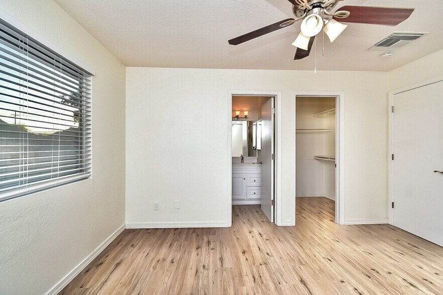 Building Photo - 1417 S Lynx Dr