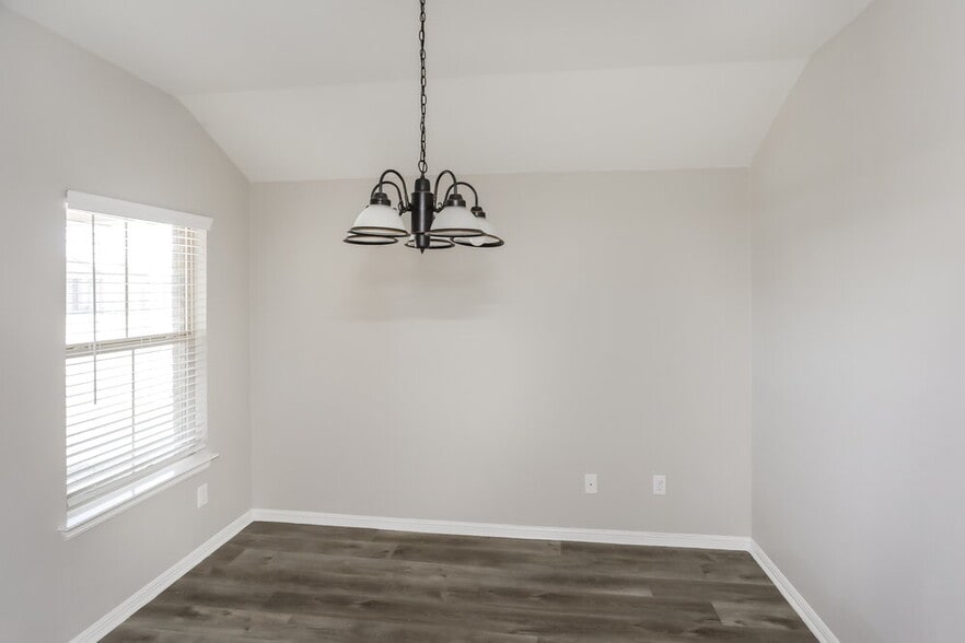 Building Photo - 901 Walls Blvd