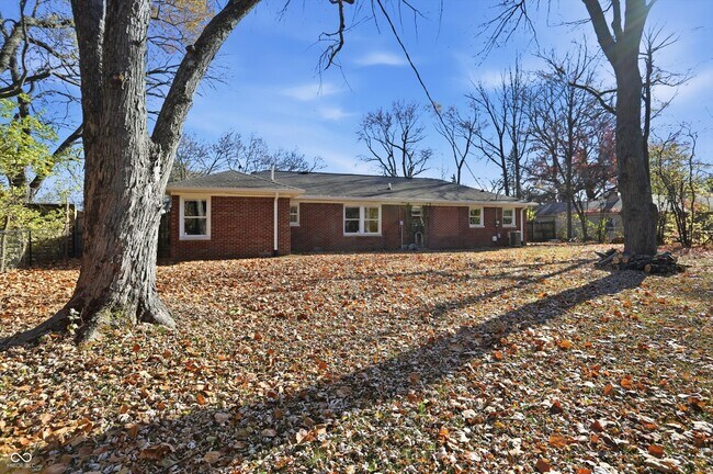 Building Photo - 7026 Spring Mill Rd