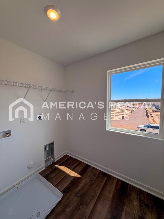 Building Photo - Modern Two Story Living in Lincoln, AL! Sign a 13-month lease by 3/31/2026 and receive a leasing ...