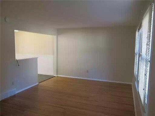 Living Area - 1165 Whitney Rd E