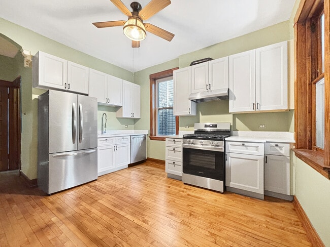 Building Photo - 2501 N Artesian Ave