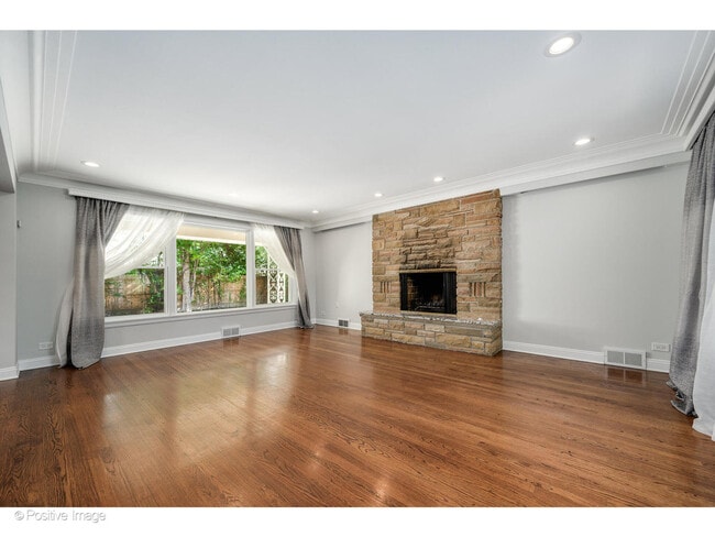 Building Photo - 335 Brookside Ln