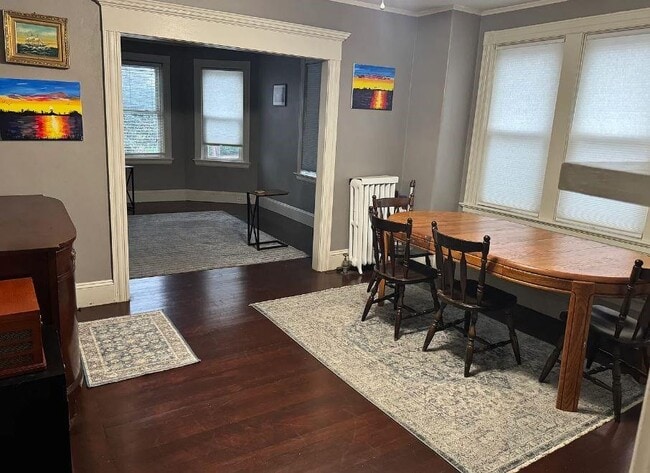 Building Photo - 221 Cole Ave