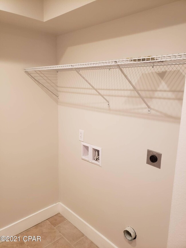 Building Photo - 6077 E Hwy 98