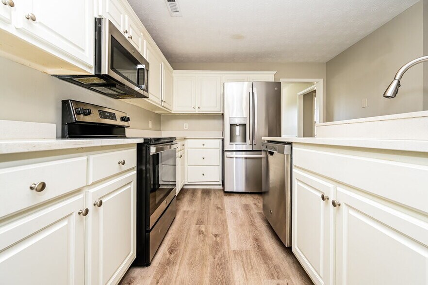 Building Photo - 100 Princeton Ct