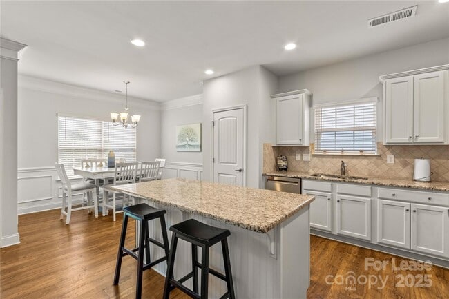 Building Photo - 108 Fleming Dr