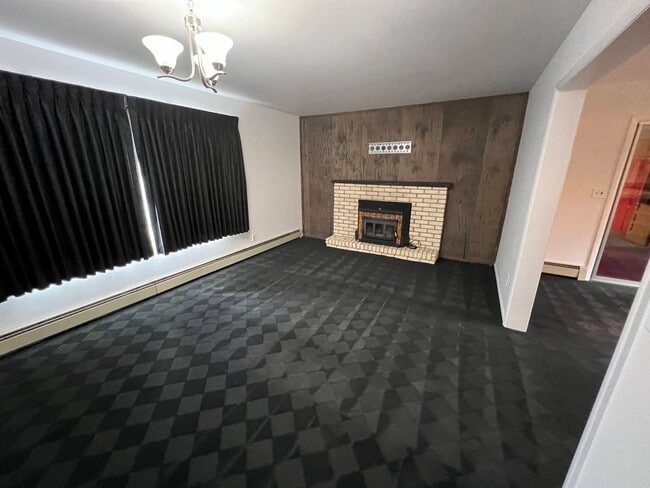 Building Photo - 1300 Riverview Rd