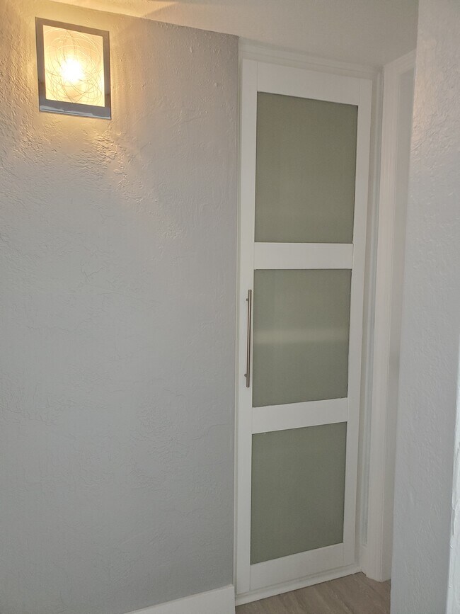 Building Photo - 2454 Australia Way E