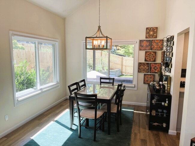 Building Photo - Bright & Spacious 3-Bedroom Home – Ideal for Entertaining & Everyday Comfort