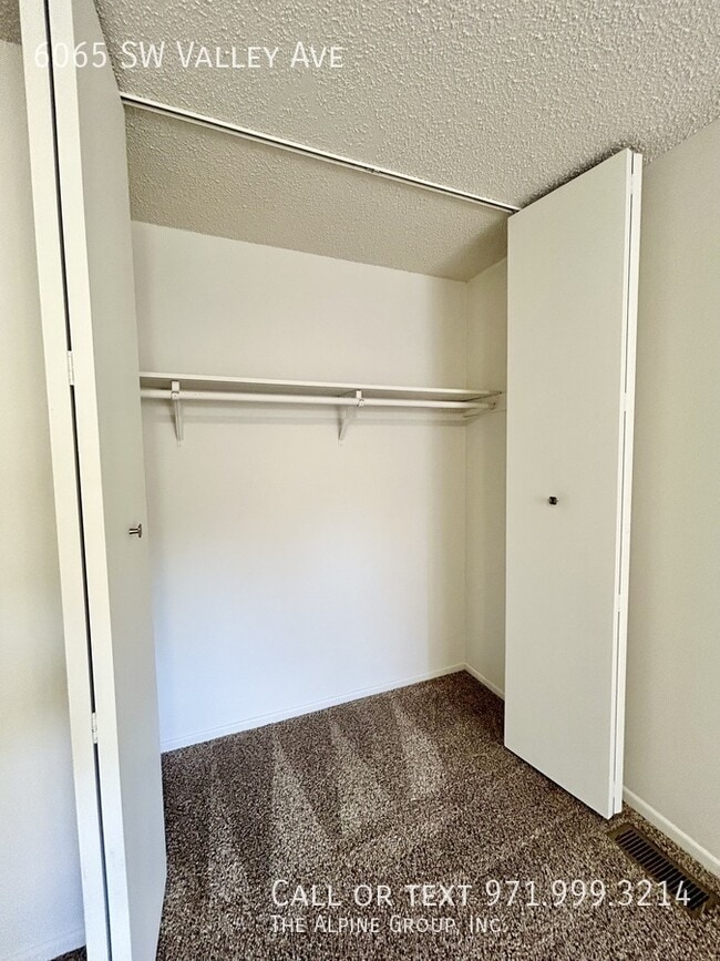 Building Photo - 6065 SW Valley Ave