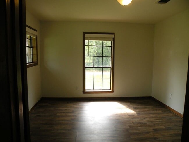 Building Photo - 785 Bader Dr