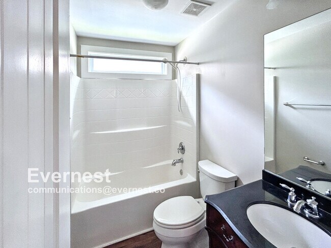 Building Photo - 2915 Ave Y